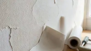 Czy można kłaść tapetę na tapetę flizelinową